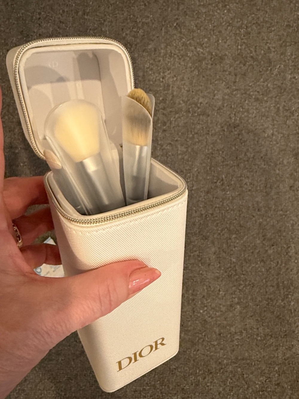Dior Cream Case with Black-Handled Brush Trio and Gold Logo - Picture 5 of 5